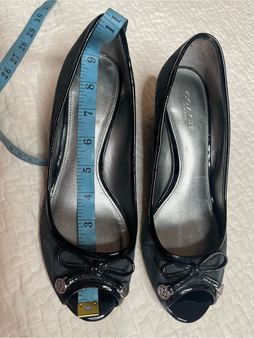 Coach Black Signature C Peep Toe Wedge Heels Patent Bow Shoes Women Size 6.5B - Picture 2 of 10